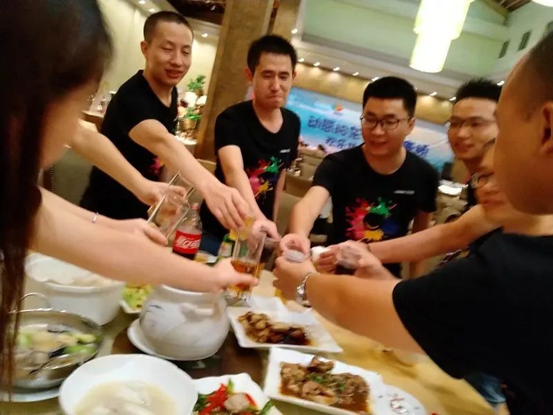 绿水青山，，，，，联翩而至，，，，，腾博官网诚信为本,专业服务2018云浮之旅