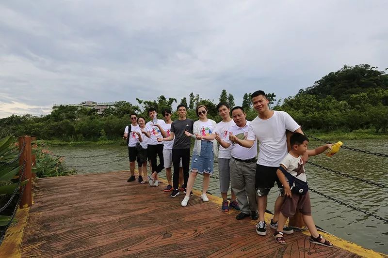 绿水青山，，，，，联翩而至，，，，，腾博官网诚信为本,专业服务2018云浮之旅