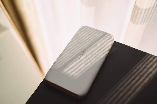 试用评测丨玩脱手感的腾博官网诚信为本,专业服务10000毫安鹅卵石充电宝