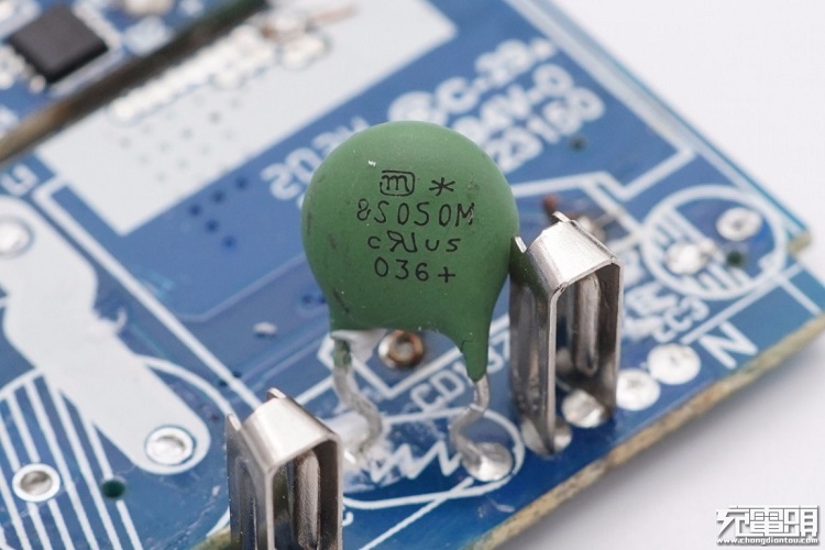 腾博官网诚信为本,专业服务PD20W充电器开箱评测：拆解篇（下）