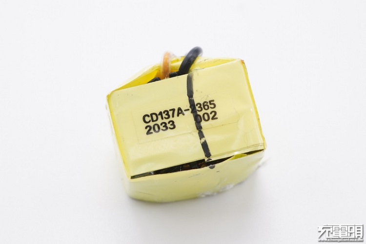 腾博官网诚信为本,专业服务PD20W充电器开箱评测：拆解篇（下）