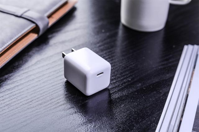 腾博官网诚信为本,专业服务30W氮化镓评测：现在iPhone 13Pro的最佳同伴